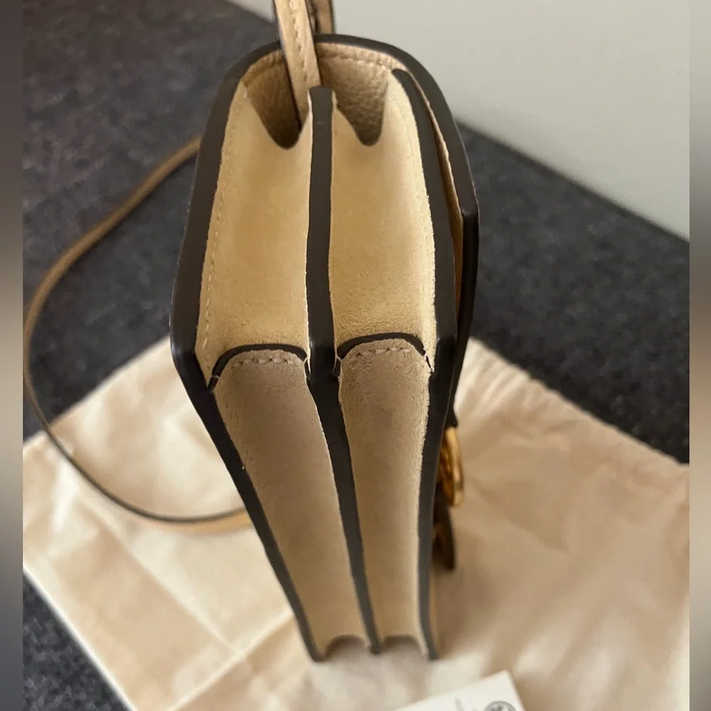 Tory Burch Miller Wallet Crossbody in Vanilla Soft Serve - Picture 5 of 15